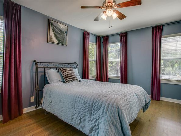 930  Burlington Boulevard , Dallas Texas 75208