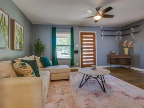 930  Burlington Boulevard , Dallas Texas 75208