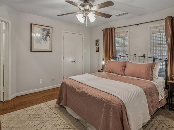 1202  Lipscomb Street , Fort Worth Texas 76104