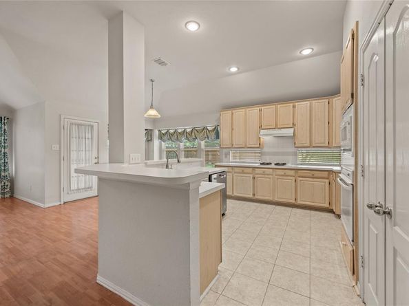 634  Rivercove Drive , Garland Texas 75044