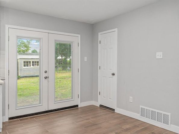 1524  Murray Drive , Garland Texas 75042