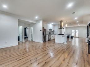 1818  Engle Avenue , Dallas Texas 75224