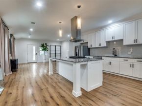 1818  Engle Avenue , Dallas Texas 75224