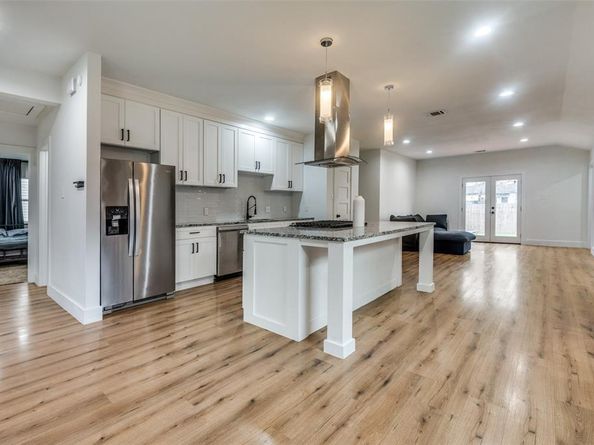 1818  Engle Avenue , Dallas Texas 75224