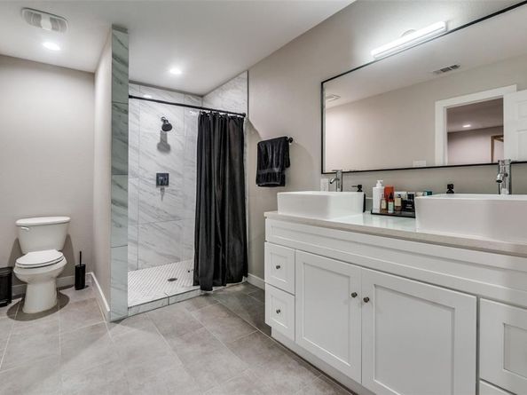1818  Engle Avenue , Dallas Texas 75224