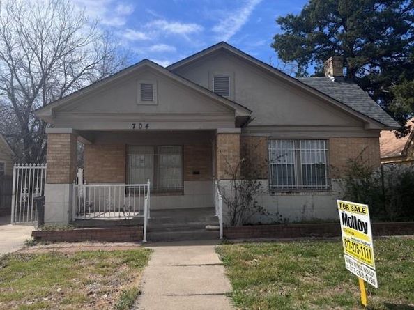 704 S Oakland Boulevard , Fort Worth Texas 76103