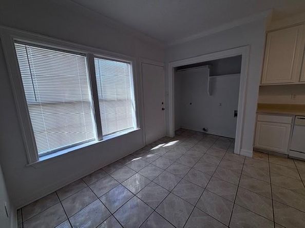 704 S Oakland Boulevard , Fort Worth Texas 76103