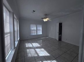 704 S Oakland Boulevard , Fort Worth Texas 76103