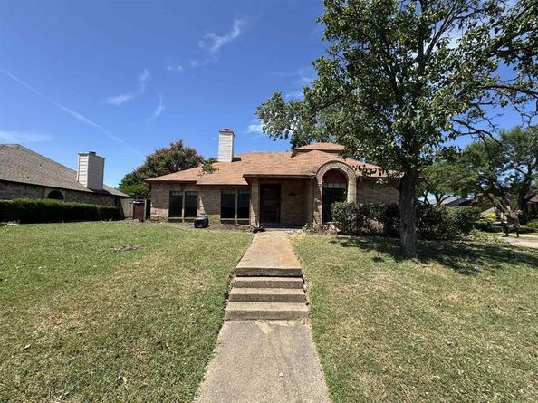 8917  Pine Forest Drive , Rowlett Texas 75088