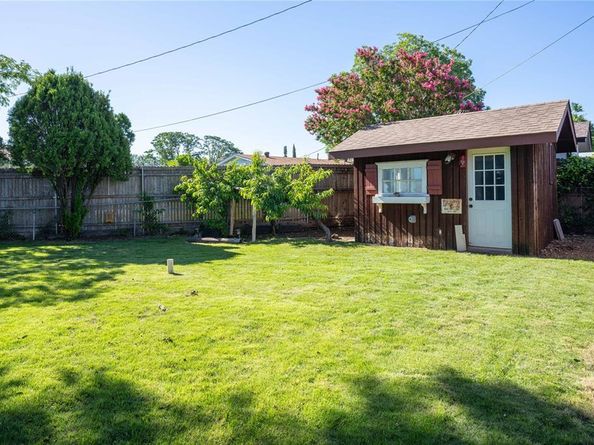1800  Burning Tree Lane , Carrollton Texas 75006