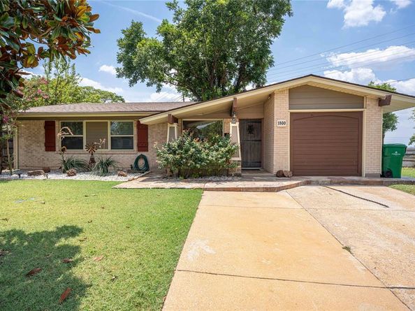 1800  Burning Tree Lane , Carrollton Texas 75006