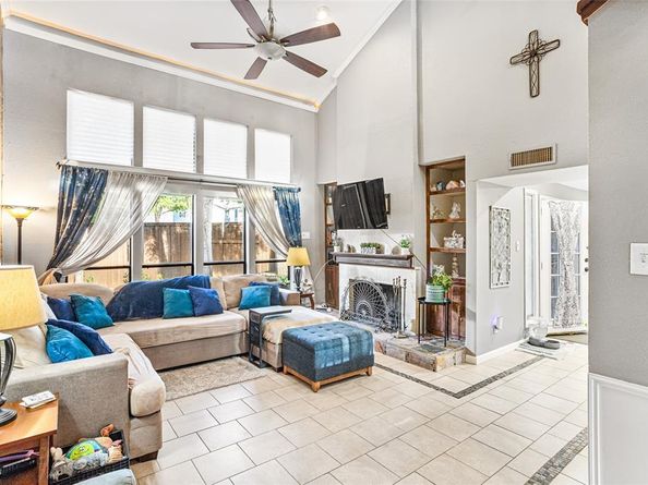 739  Oakwood Trail , Fort Worth Texas 76112