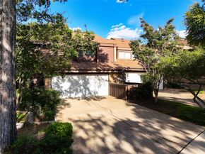 739  Oakwood Trail , Fort Worth Texas 76112
