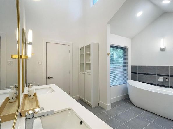 1223 N Tyler Street , Dallas Texas 75208