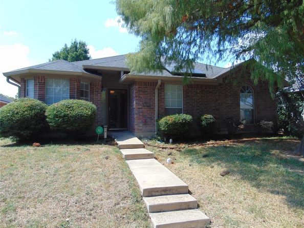 1425  Sunnymeadow Road , Lancaster Texas 75134