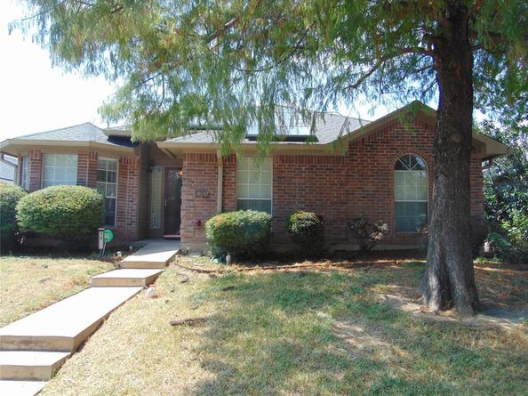 1425  Sunnymeadow Road , Lancaster Texas 75134