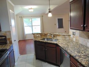 1425  Sunnymeadow Road , Lancaster Texas 75134