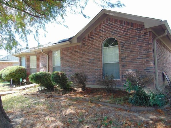 1425  Sunnymeadow Road , Lancaster Texas 75134