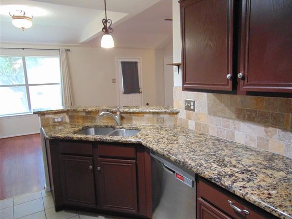 1425  Sunnymeadow Road , Lancaster Texas 75134