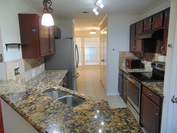 1425  Sunnymeadow Road , Lancaster Texas 75134