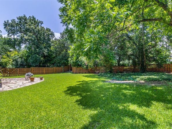 800  Harter Road , Dallas Texas 75218