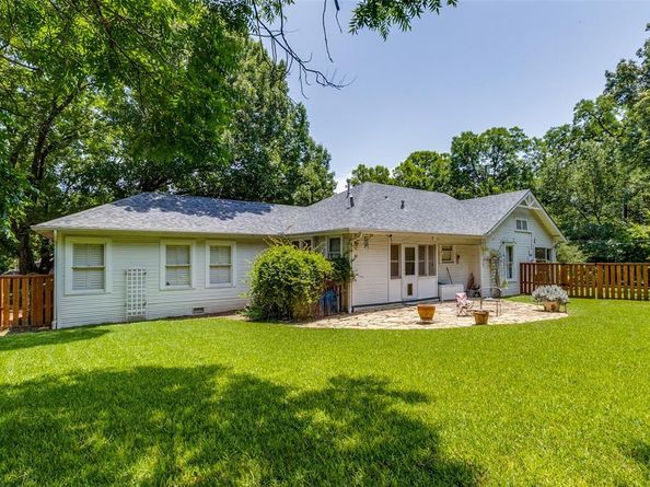 800  Harter Road , Dallas Texas 75218