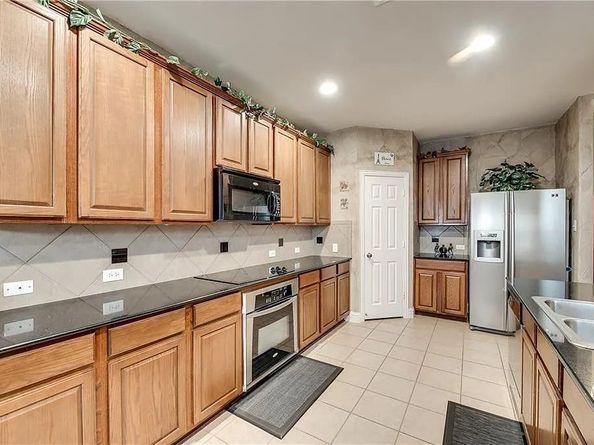 2703  Waterway Drive , Grand Prairie Texas 75054