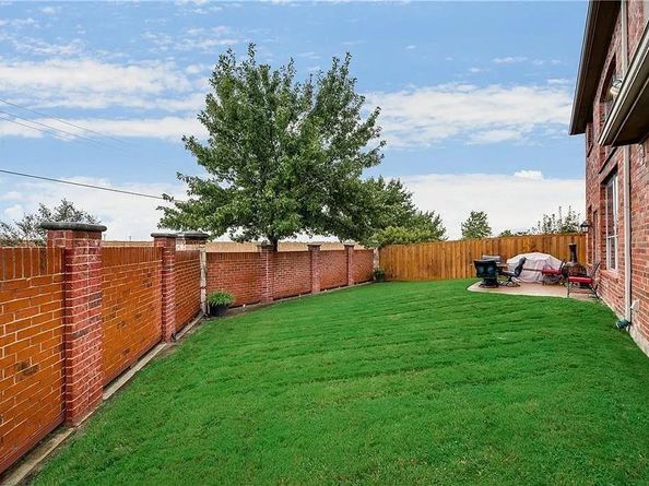 2703  Waterway Drive , Grand Prairie Texas 75054