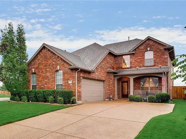 2703  Waterway Drive , Grand Prairie Texas 75054