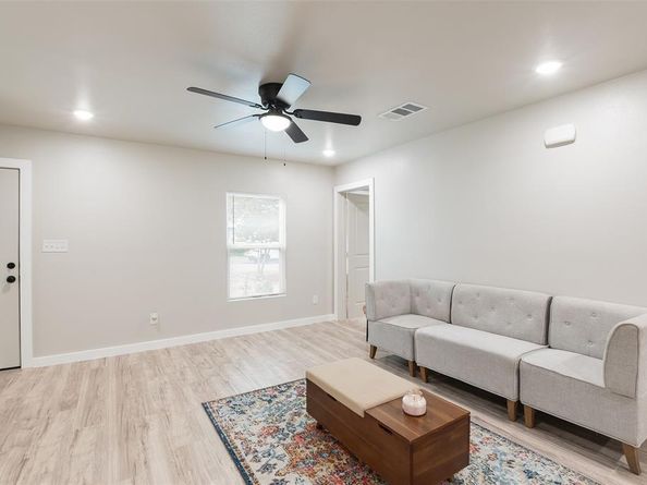 3110  Utah Avenue , Dallas Texas 75216