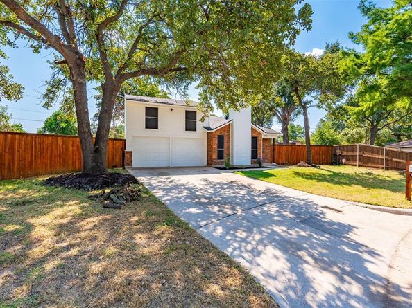 2859  Park Meadow Court , Fort Worth Texas 76112