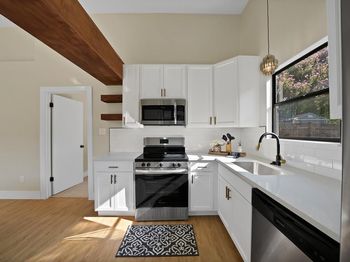 6728  Poppy Drive 