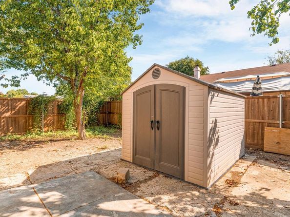 1706  Hartford Drive , Carrollton Texas 75007
