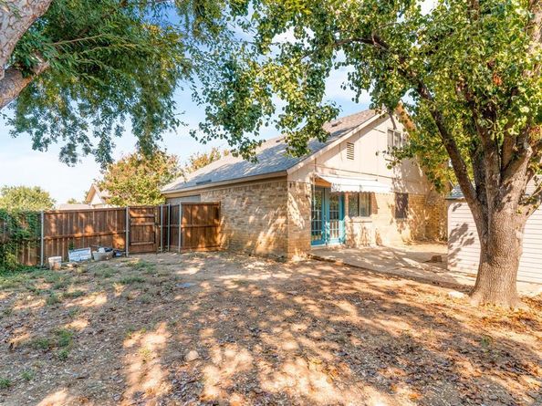 1706  Hartford Drive , Carrollton Texas 75007