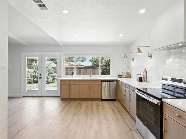 1013  Windy Meadow Drive , Plano Texas 75023