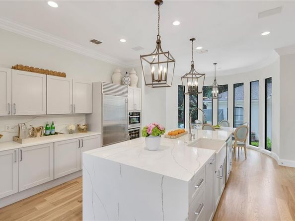 3845 N Versailles Avenue , Dallas Texas 75209