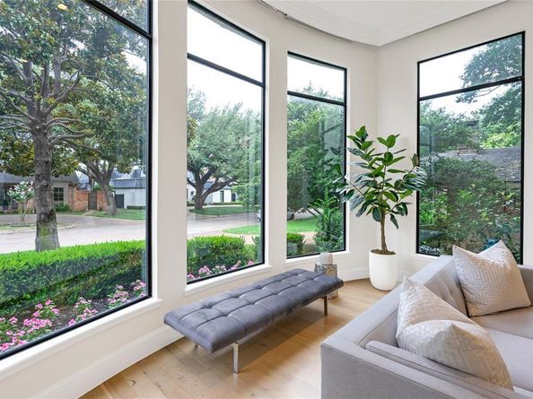 3845 N Versailles Avenue , Dallas Texas 75209