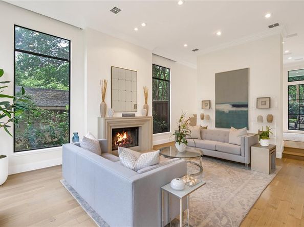 3845 N Versailles Avenue , Dallas Texas 75209