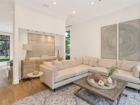 3845 N Versailles Avenue , Dallas Texas 75209