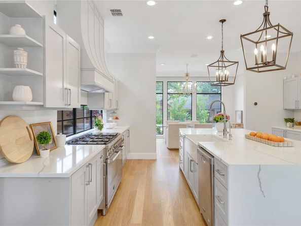 3845 N Versailles Avenue , Dallas Texas 75209