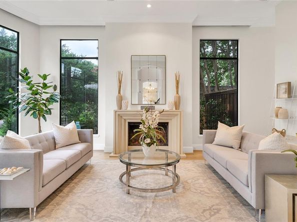 3845 N Versailles Avenue , Dallas Texas 75209