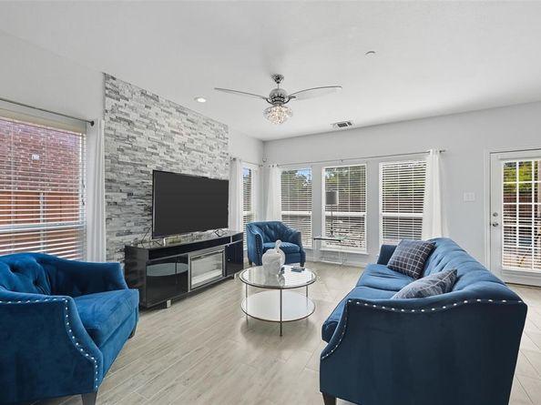 14613  Woodshadow Lane , Addison Texas 75001