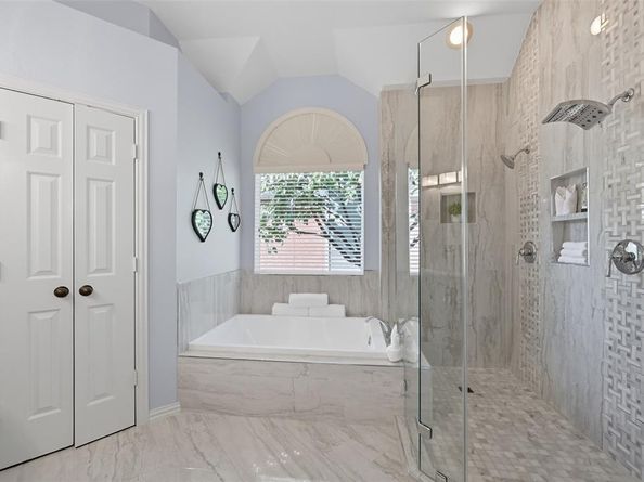 14613  Woodshadow Lane , Addison Texas 75001