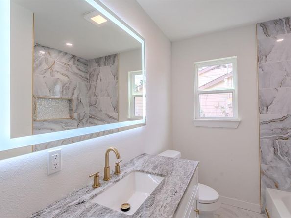 2817  Darby Drive , Dallas Texas 75227