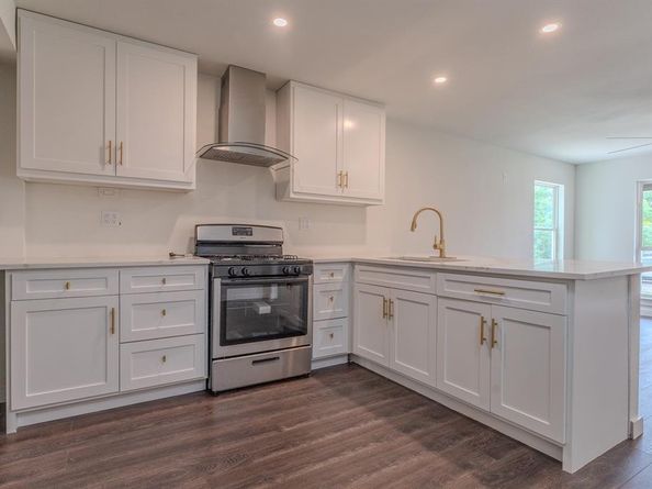 2817  Darby Drive , Dallas Texas 75227