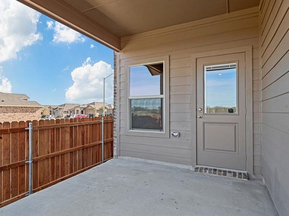 1745  GILLENS Avenue , Fort Worth Texas 76140