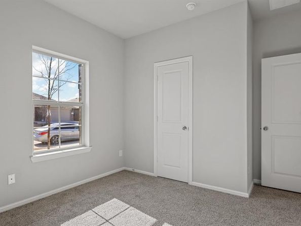 1745  GILLENS Avenue , Fort Worth Texas 76140