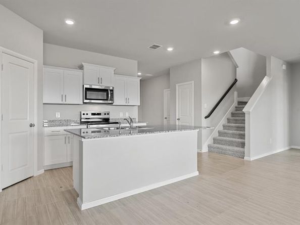 1745  GILLENS Avenue , Fort Worth Texas 76140