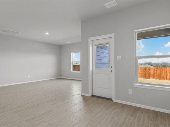 1745  GILLENS Avenue , Fort Worth Texas 76140