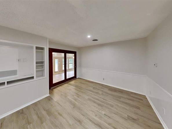 5828  Cynthia  , North Richland Hills Texas 76117